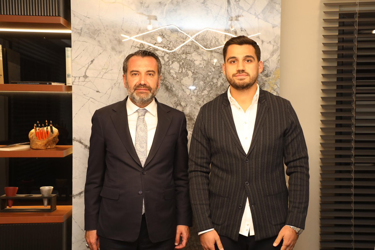 Ahmet Kutlu (@ahmetkutlu) on Twitter photo Cumhurbaşkanımız Sn. <a href="/RTErdogan/">Recep Tayyip Erdoğan</a> ‘ın tensipleriyle yeniden AK Parti Elazığ Belediye Başkan Adayı olarak açıklanan <a href="/sahin_serifoglu/">Şahin Şerifoğulları 🇹🇷</a> Başkanımızı tebrik ediyorum.
Rabbim Elazığ’ımıza hizmet yolunda nice başarılar nasip etsin. Cumhurbaşkanımız Sn. <a href="/RTErdogan/">Recep Tayyip Erdoğan</a> ‘ın tensipleriyle yeniden AK Parti Elazığ Belediye Başkan Adayı olarak açıklanan <a href="/sahin_serifoglu/">Şahin Şerifoğulları 🇹🇷</a> Başkanımızı tebrik ediyorum.
Rabbim Elazığ’ımıza hizmet yolunda nice başarılar nasip etsin.