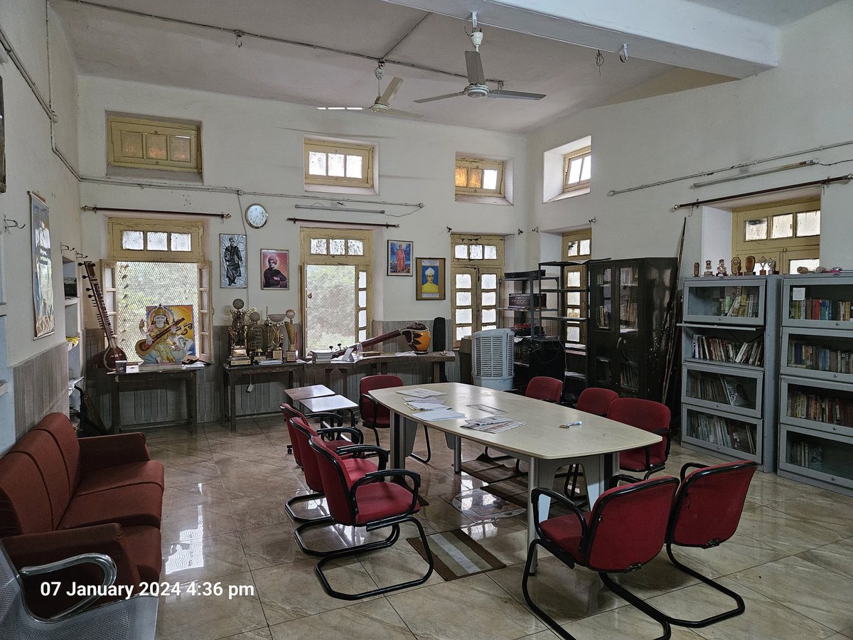 srk_hostel's tweet photo. Students actively engaged in cleaning and decorating the library available only in SRK Hostel out of all other hostels in BHU. ❤️
VDLM (Vivekananda Divine Life Mission), a non-profit based organisation run by the students also operates under this roof.
#BHU #hostel_life https://t.co/7f00O1BYel