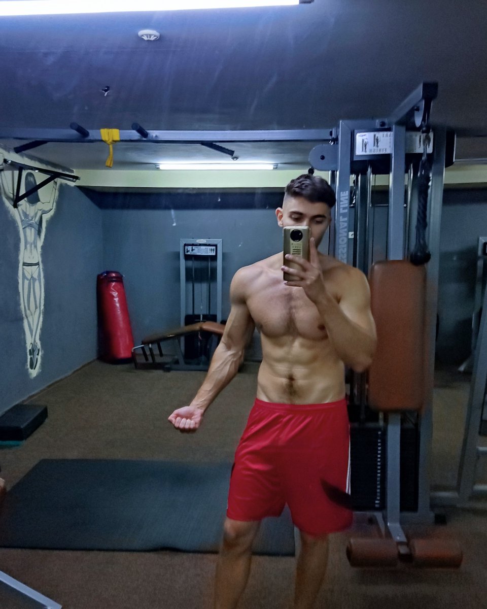 only_dimairkov's tweet photo. At the gym, where sweat meets determination. 💪🏋️‍♂️ #GymFlow #WorkoutWarrior #FitnessJourney
.
.
.
#model #malemodel #underwearmodel #fitness #workout #gayusa #onlyfansmale #onlyfans #onlyfansmen #onlyfansgay https://t.co/iJt7UXQDyG