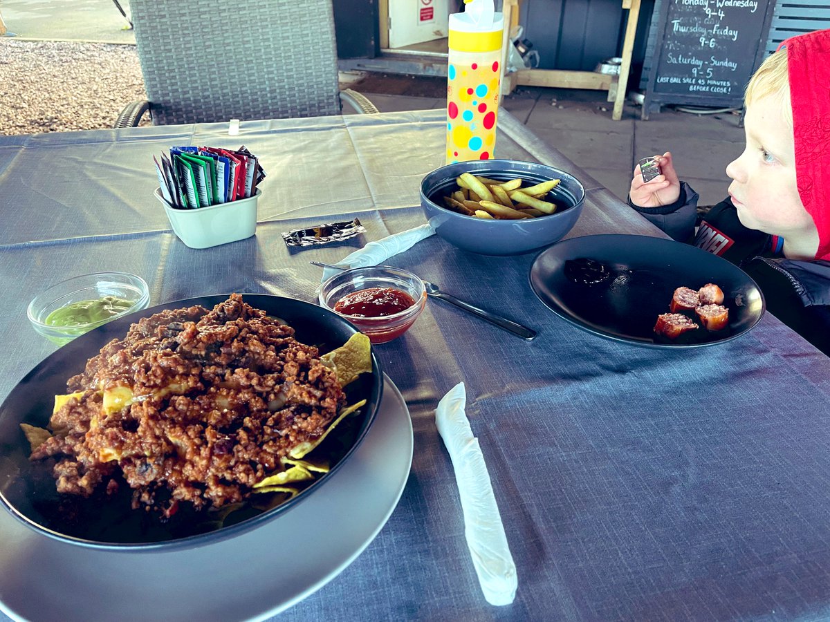 Simon Barratt tweet media