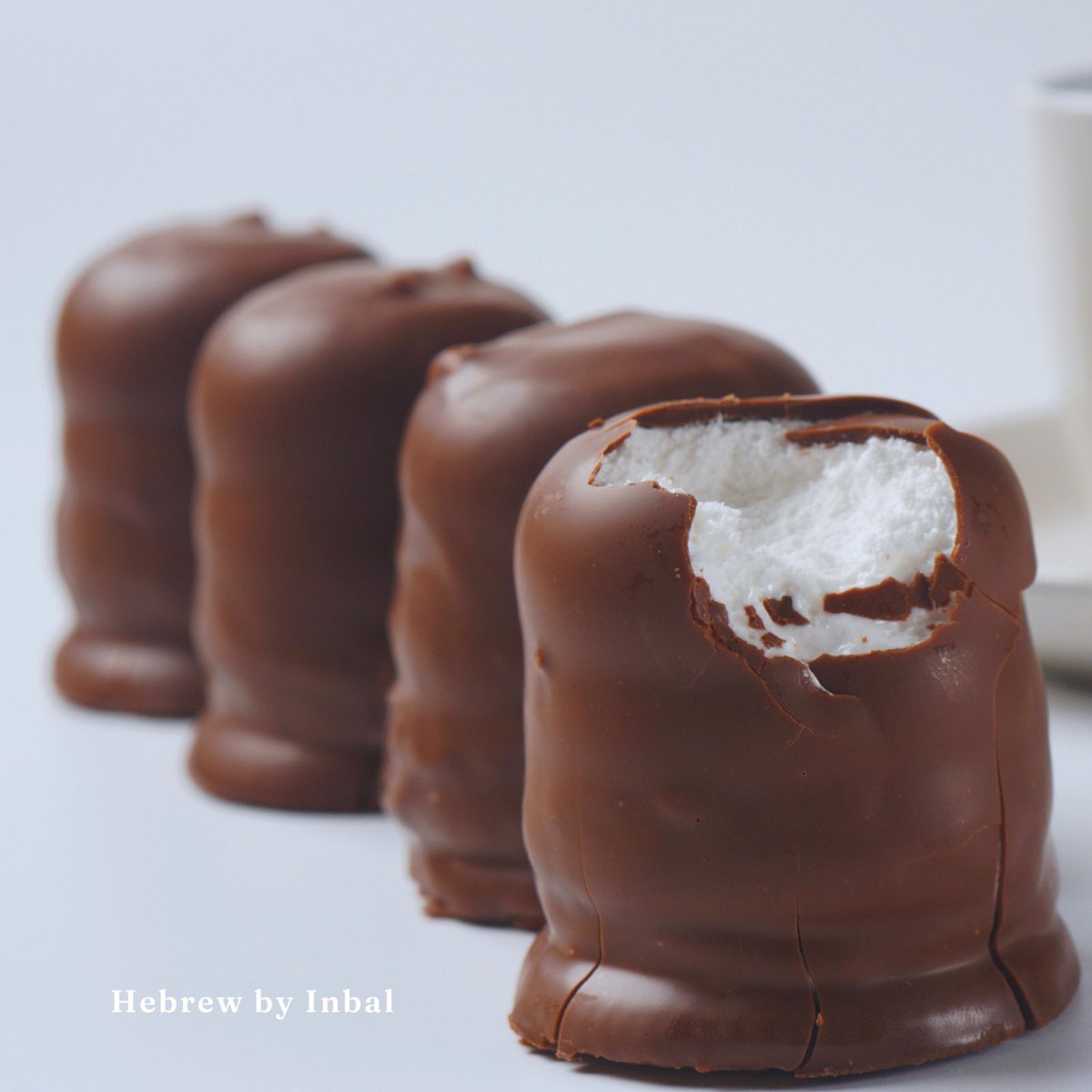 hebrewbyinbal's tweet photo. Do you know what this is, and have you ever had one?

If it's a big 'Ken', write in the comments. 

If it's a 'Lo' and you're not familiar, stay tuned for the video all about this iconic Israeli winter treat.

#israelifood #israel #food #foodlovers #sweetdessert #dessertlovers https://t.co/7saKbwkiKw