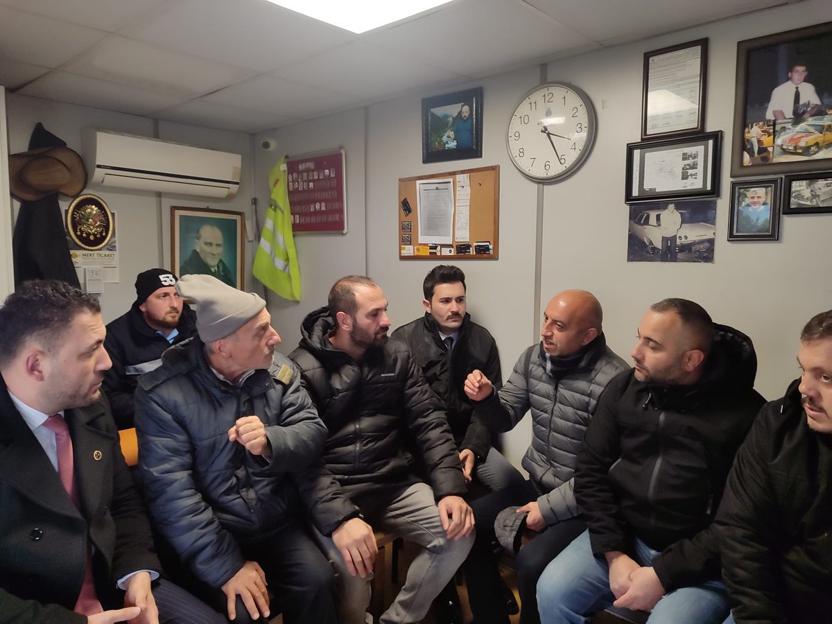 mhpbeykoz's tweet photo. Belediye Meclis Üyemiz, İlçe Sekreterimiz, İlçe Yöneticlerimiz ve Kadın Kollarımızla 4. Bölge Başkanımız Ahmet Baygın’ın bölgesinde taksici esnâfımızla bir araya gelerek mevcut sorunları, istek ve beklentilerine dâir istişârede bulunduk.
@_MHPistanbul_ https://t.co/BqgxkaxTio