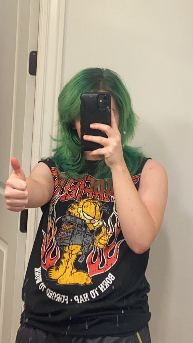 Smokee_Bee's tweet photo. This is the gayest I’ve ever looked https://t.co/qCpowBzvTR
