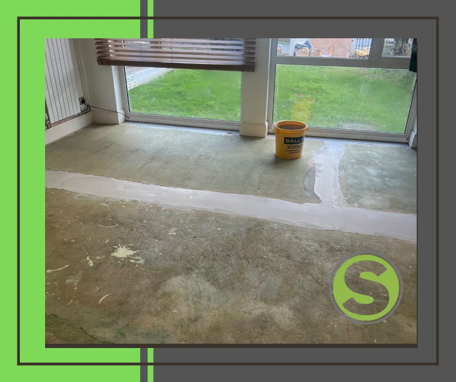 s_v_flooring's tweet photo. Last week we uncovered a subfloor in a bad condition!
Using @FBallUK repair and latex products along with @KarndeanComm we managed to transform this large lounge. #vinyl #flooring #Brighton #sussex ##polyflor #polysafe #tarkett #sussexflooring #altro #commercialflooring https://t.co/urX8KuDzXw