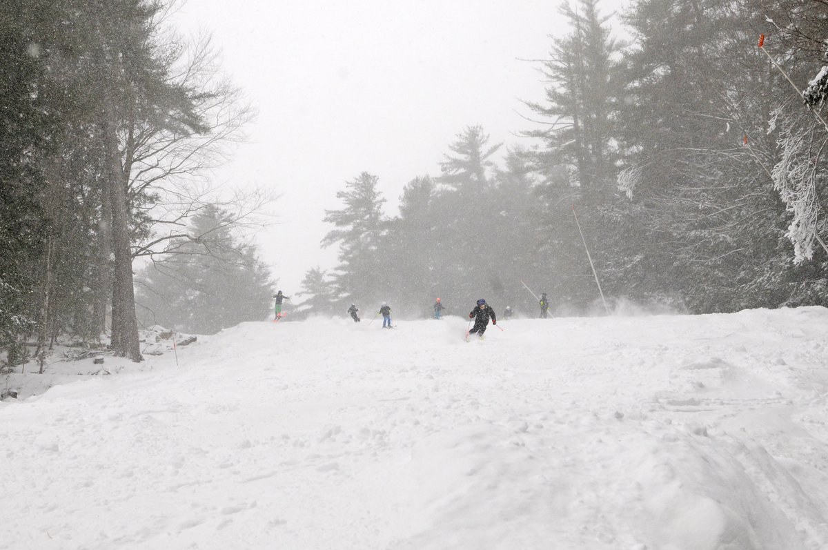 KingPineSkiArea's tweet image. Sunday Snow Day! Lots of powder smiles out there and snowmaker Kyle shaking snow off hoses to resume snowmaking on the back-end of this storm tonight! ❄️👑🌲#NHWX #PowderDay #ThankASnowmaker #SundayFunday #KingPine #WinterStorm