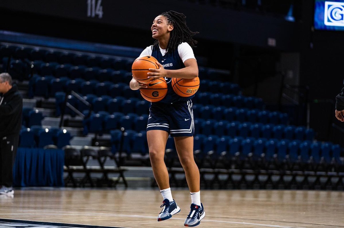 UConnWBB tweet picture