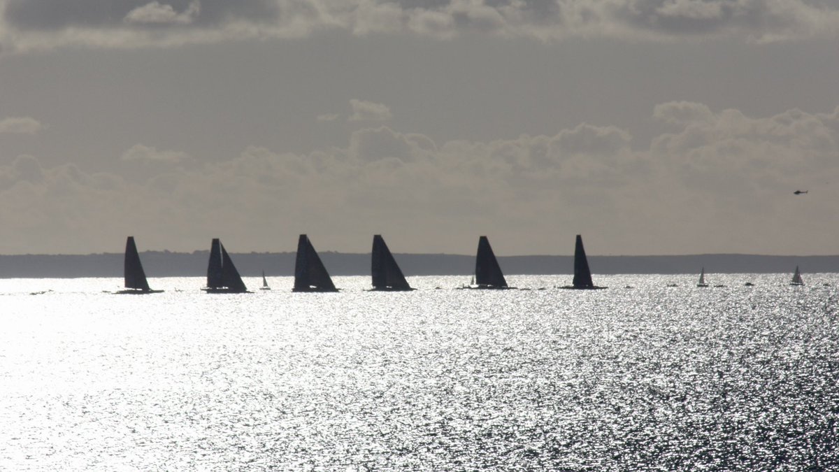 Départ sous le soleil du #ArkeaUltimChallengeBrest