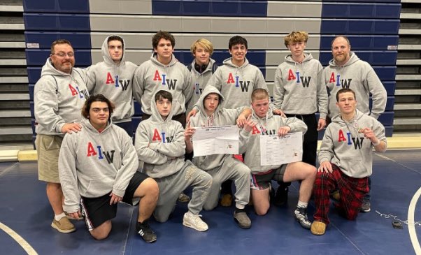 Great weekend for Islander Athletics! Gymnastics with wins over Mt Hope & Westerly. Wrestling finished 5th out of 14 teams at Chad Antoch tournament, and RMT hockey beats Lincoln 4-2!
#weareislanders @WeareMiddletown @Mrs_D_Sweet