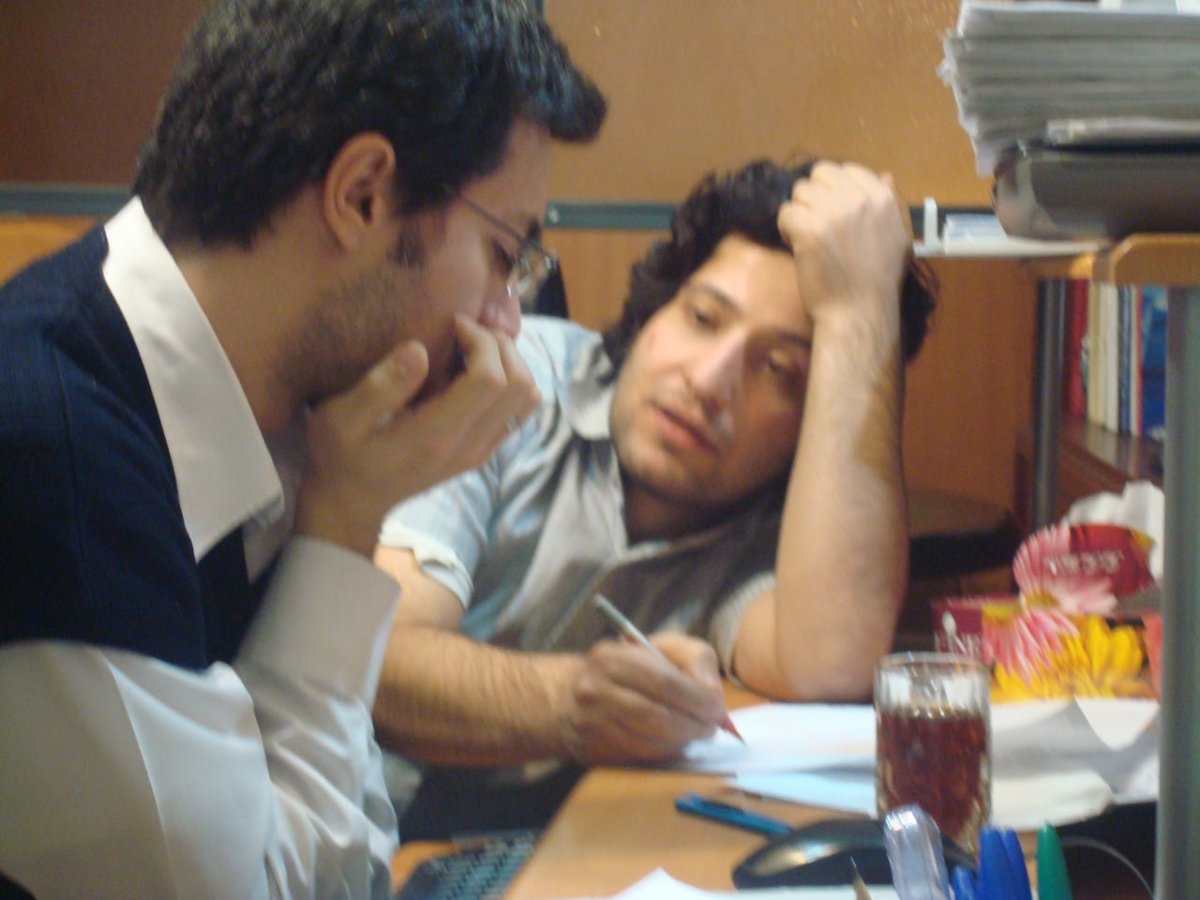 PodcastMadBoys's tweet photo. از مجله صبح آزادی؛ یه ۴ صبح ۱۳۸۹
تا پادکست مدبویز؛ یه ۴ صبح ۱۴۰۲

@SasanAghaei2 @MojHessami https://t.co/VoPoCxSJ3b