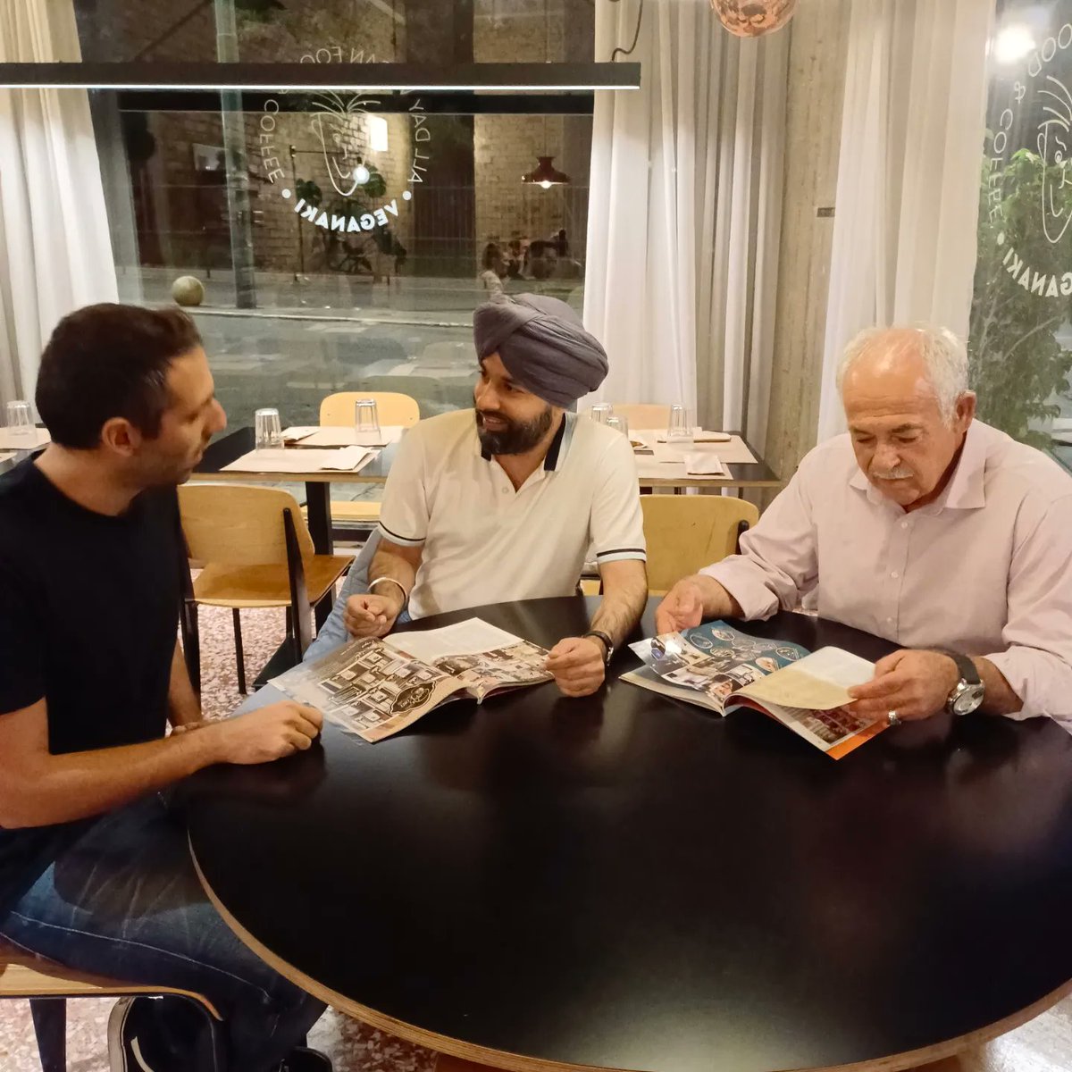RtnManpreet's tweet photo. EU meeting as president with #ICIB international country representatives of #Greece and #Belgium Mr George Fourtounis and Mr Petros deliberate on working for supporting SME businesses between #India and #EU.
@ICIBIndia https://t.co/MmpMIroF7J