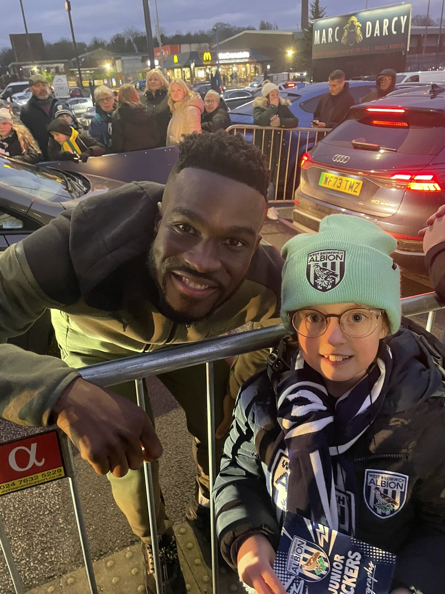 Ricky Stevens (@rickystevens93) on Twitter photo Thank you <a href="/DarylDike/">Daryl Dike</a> for stopping for a photo with Ava. She was so thrilled and shocked that you remembered her and still got the bracelet she made for you when she saw you last. Youโve made her night as sheโs always been a huge fan. So chuffed with you getting a goal today! Thank you <a href="/DarylDike/">Daryl Dike</a> for stopping for a photo with Ava. She was so thrilled and shocked that you remembered her and still got the bracelet she made for you when she saw you last. Youโve made her night as sheโs always been a huge fan. So chuffed with you getting a goal today!