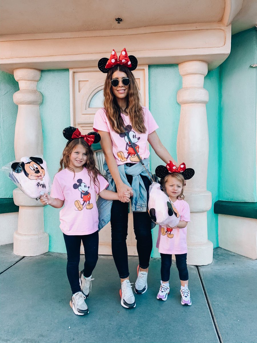 cleomadisonblog's tweet photo. These mommy and me Disney outfits are so cute! 😍

https://t.co/33T7L2KAED

#ootd #disney #womensfashion https://t.co/Rwl7QAaRCY