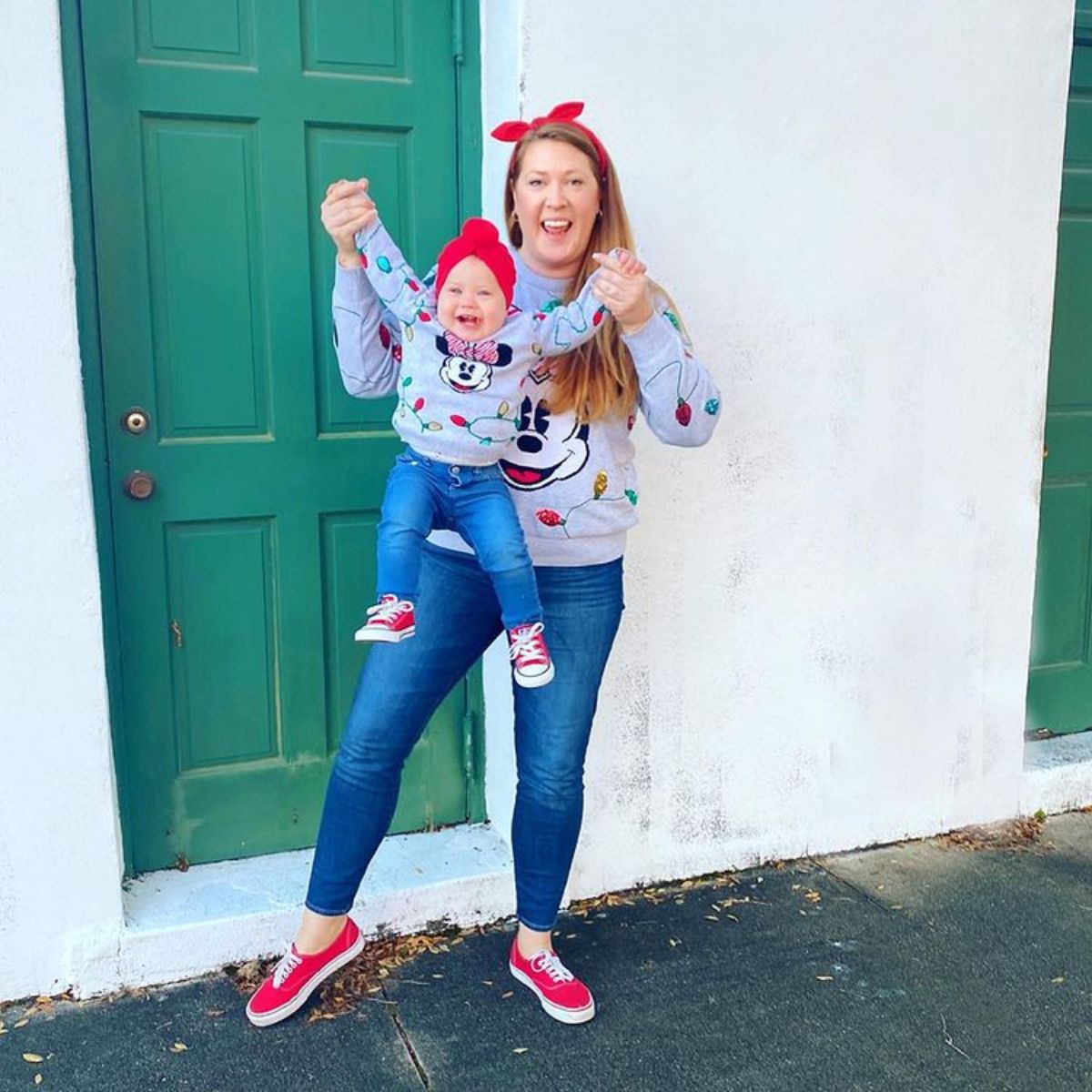 cleomadisonblog's tweet photo. These mommy and me Disney outfits are so cute! 😍

https://t.co/33T7L2KAED

#ootd #disney #womensfashion https://t.co/Rwl7QAaRCY