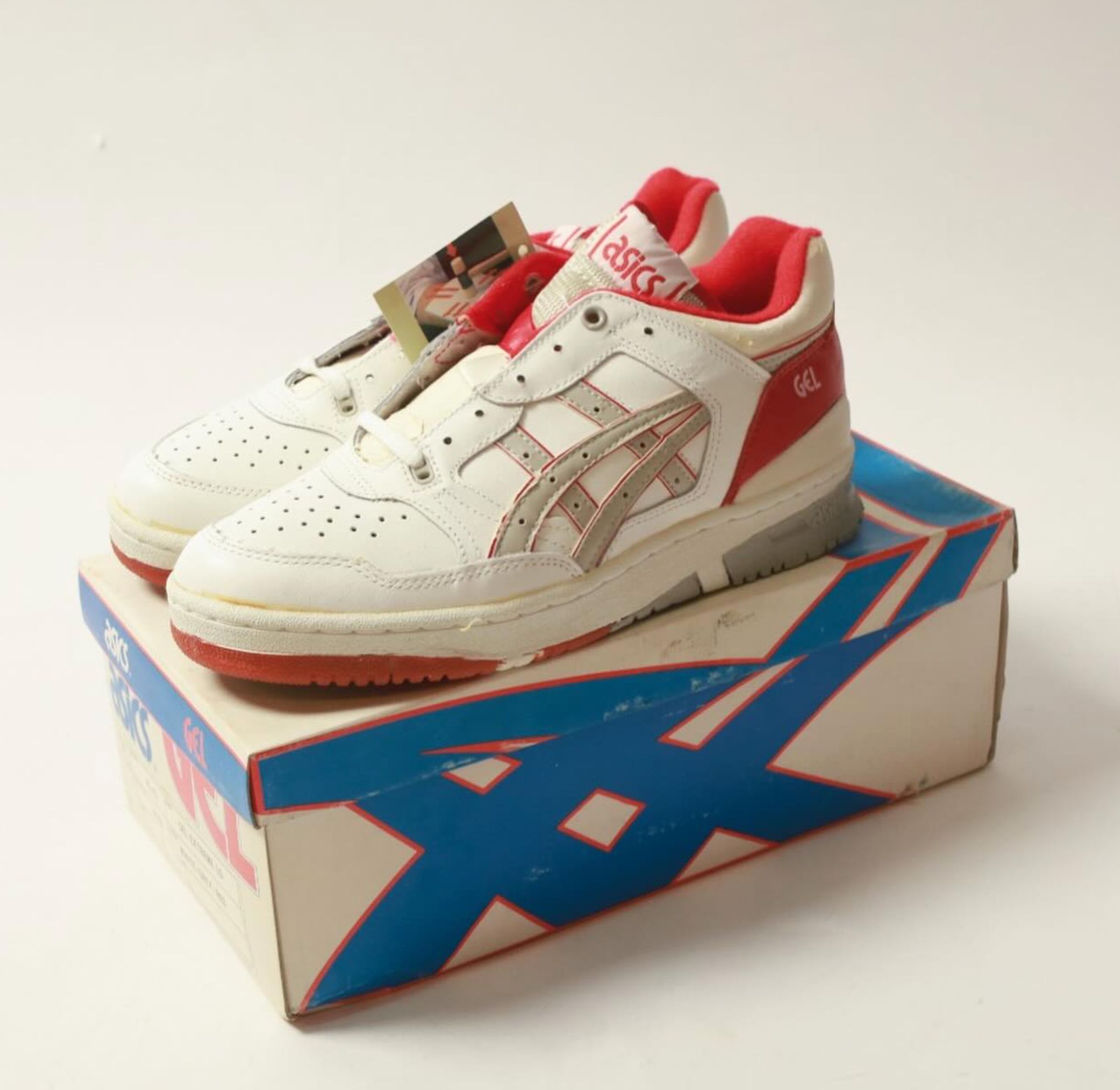 Sneaker News on X Wow. Deadstock ASICS from the 80s https t 39DFQNdjFX X