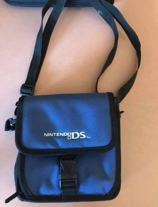 Geeky_Drop's tweet photo. Acabo de encontrar el estuche viejo de mi Nintendo DS😊 https://t.co/yrsath3vkg