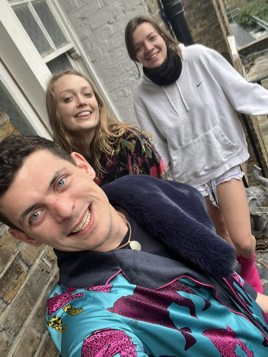 therealstump's tweet photo. Ma WhiteKnights gurls 🥰🫶🪩
#afterz 🍾🍾🤩 https://t.co/zgf03Bg0Y3