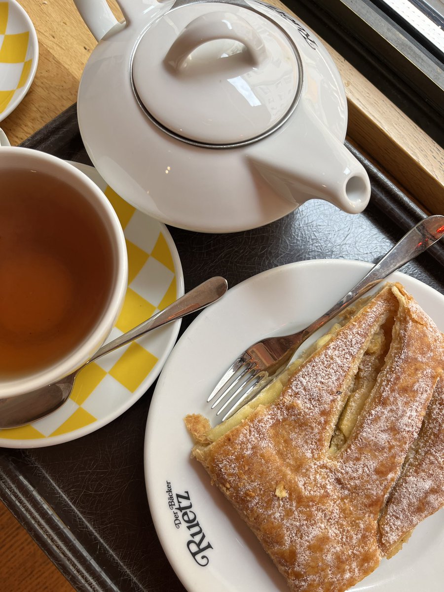 FrancieLeMieux2's tweet image. A is Apfelstrudel in Innsbruck, Austria #AlphabetChallenge #AWeek