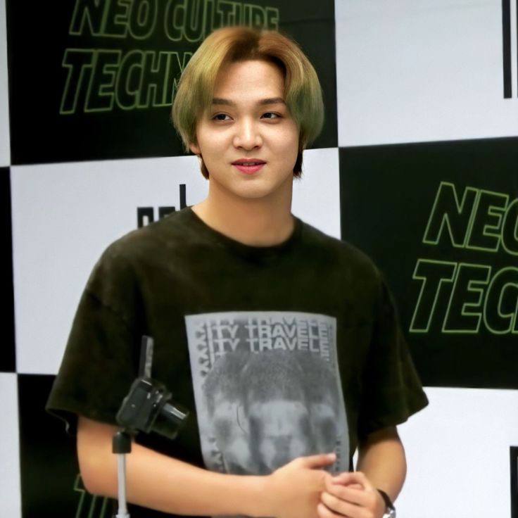 Kalo ada yang tanya kenapa bisa sesayang itu sama haechan, mungkin gua juga bingung gimana jawabnya. Tapi yang pasti, haechan beneran buat hati gua penuh tiap saat, gua bisa sembuh dari patah hati, masalah keluarga, tuntutan pekerjaan ya salah satunya karna haechan.  (cont..)