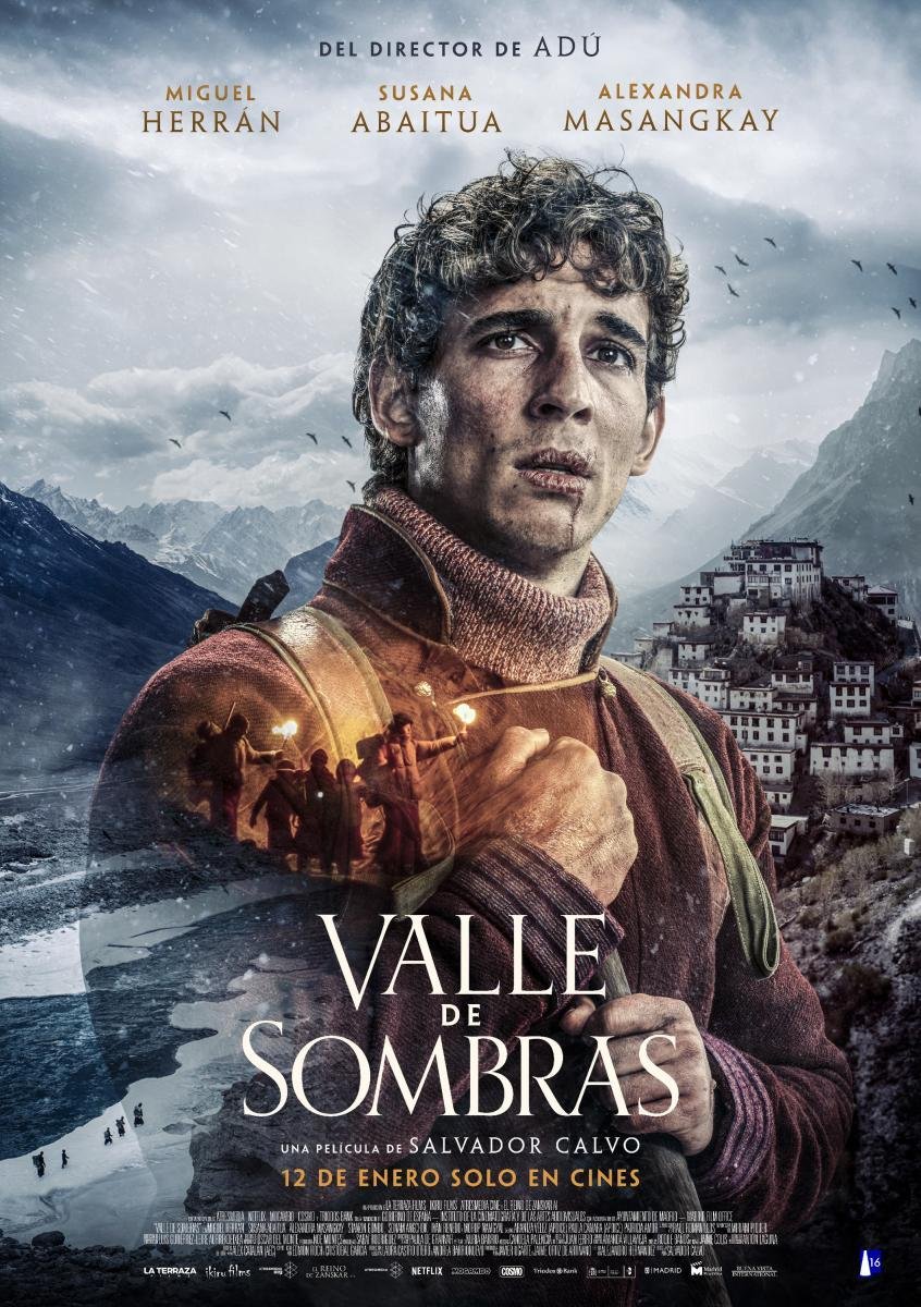 #ValleDeSombras comienza con unos vibrantes 20 minutos pero luego el desinterés y el aburrimiento se hacen presente en una trama algo plana que recuerda a 7 años en el Tibet y un alto nivel de previsibilidad. Fantástica fotografía y Susana Abaitua. Viernes en cines.