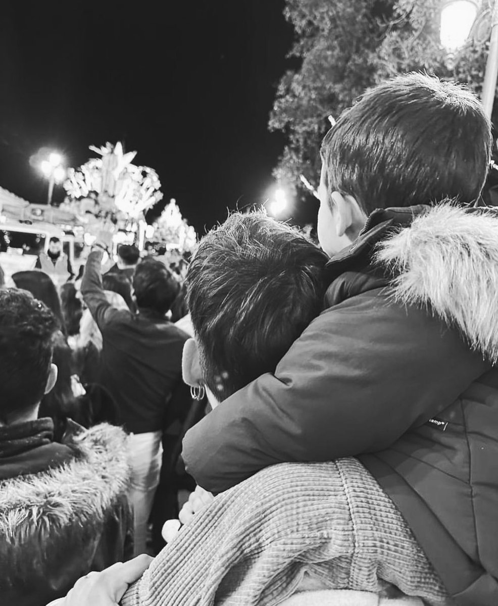 plrioja's tweet image. Luis amando a su Jessica de la mejor manera posible.
Por favor ..que bonito!!.❤️❤️
#Jessingo7E