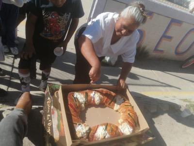 NereoVerde's tweet photo. Si encuentras al Niño Dios en la Rosca de Reyes significa que fue el propio Niño Dios quien se dejó hallar pues te eligió porque confía en la nobleza de tu corazón. Agradezco mucho a nuestros vecinos y amigos de #geovillas. 

#ZumpangoConNereo #Zumpango #roscadereyes https://t.co/jx9t27uBSF