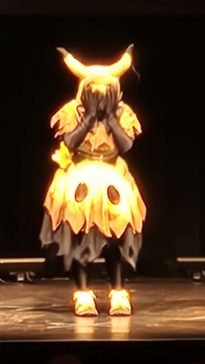 stitchbywitch's tweet photo. Five nights at Mimikyu yesterday for ALA Day 3. Let's snuggle 4ever ✨️🖤💛

 I had no access to my hands or eye sight the whole day lmao

Thanks @gerichu and capycoon for the photo since I wasn't able to 🥹💕 https://t.co/CYAIPy8l0n