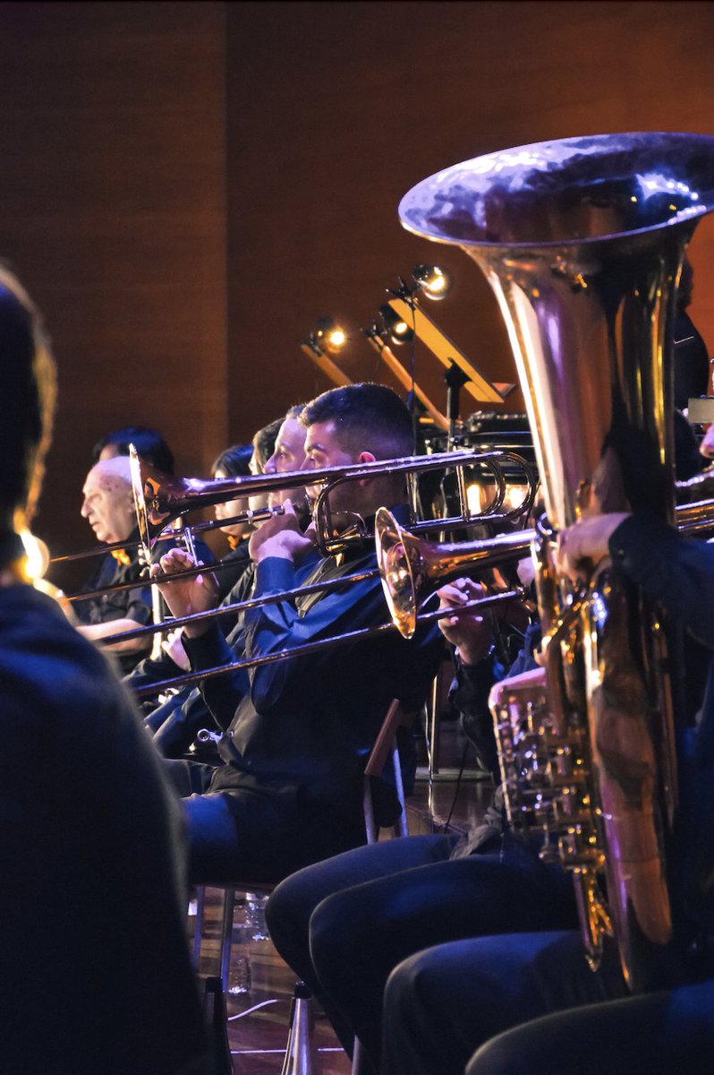 bandadelleida's tweet image. Artistes🤤 
Quin orgull!❤️‍🔥

Els i les pots veure el 3 de març a les 19:00h a l'@auditoriegranados 

Entrades a:
latemporadalleida.koobin.com/festabml?idiom…
.
.
.
.
#musics #musicsdelaBML #lleida #orgull #music #musicians #lleida #lleidatanament #auditori #festa #fiesta #concert #març #BML #fembanda