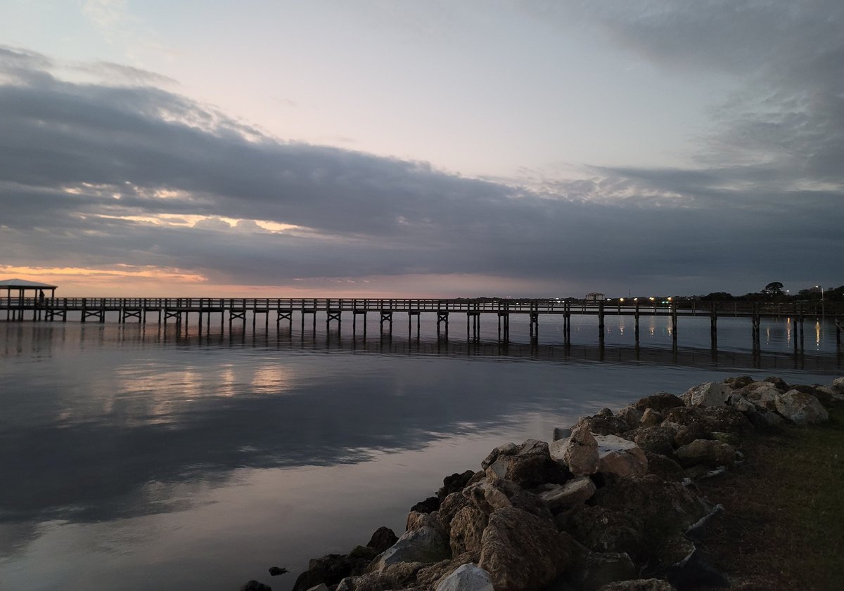 SpaceCoastSkies's tweet photo. Sunrise came in parts today, here's
Act I:
#sunrise #flwx #SpaceCoastSkies #StormHour #launchday #reflections #KSCVC https://t.co/ckowuEEenj