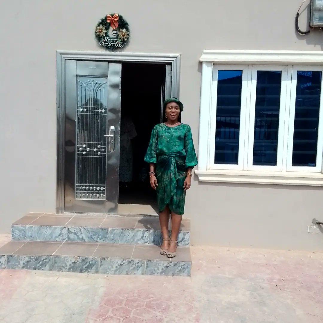 Preshi_Pee's tweet photo. Happy 1st Sunday of the year 2024.
This year, non gree 4 anybody,
Non even gree 4 yourself,
Only gree 4 the HOLY SPIRIT!💃
📌For sales &amp; supply of quality #Adire fabrics, kindly contact me.
#nongreeforanybody 
#Fortune2024
#DivineEnlargement2024
#Preshipee
#IntentionalEducator https://t.co/eyVIK69hQZ
