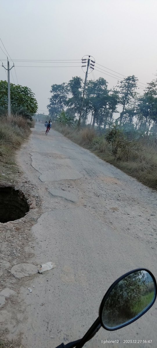 Suraj95Shah's tweet photo. @Bihar_se_hai @BiharTakChannel @BJP4Bihar @firstbiharnews @jansuraajonline @News18Bihar @nitin_gadkari @NitishKumar  sir ye road ka hal dekhiye jara Muzaffarpur zila ka hai Pokhara se chitri rajarampur jakholi hote hue Lalganj Tak yahi hal hai road ka but koi nhi sunta hai https://t.co/sQbFJlI12z