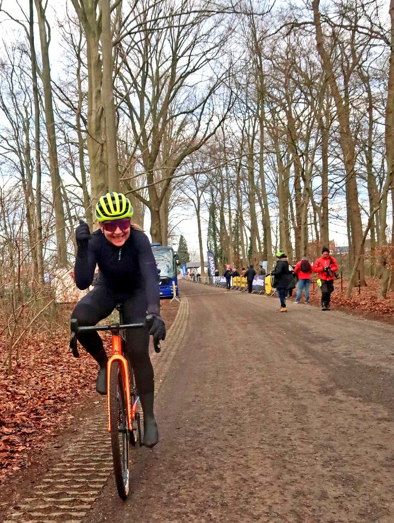 Had super fun day in Vorden Kasteelcross! Thanks for organizing this nice cyclocross and everyone for chearing. Saw some nice young talents today especially at age category 15-16 years. Impressed!