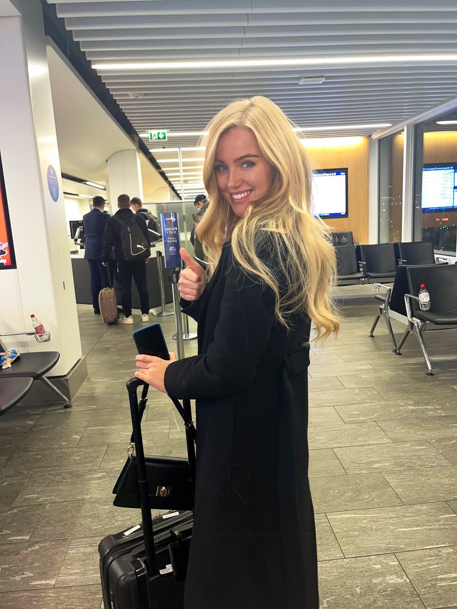 EvaVlaar's tweet photo. About to board a flight to Berlin to cover the German farmers’ protest for @niusde_ and support the farmers in their fight against the German government.

Just like I stood with the Dutch farmers, I now stand with the German farmers! 

🇳🇱🚜🇩🇪

#nofarmersnofood #Bauernprotest https://t.co/JUIft3S5Xq