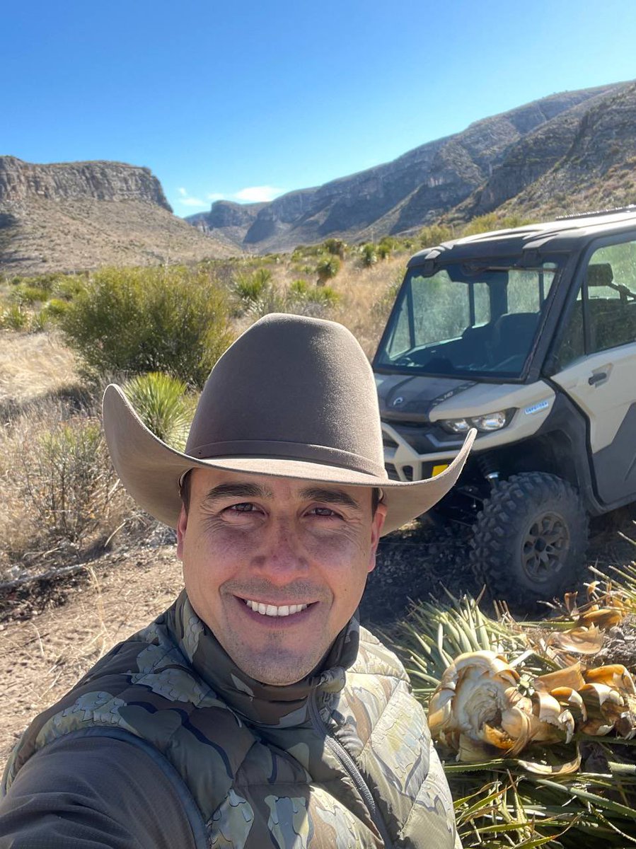 manolojim's tweet photo. Domingo campirano. 🤠🐴⛰️🛻 Saludos a tod@s #Coahuila #México https://t.co/qA9oo3VnDf