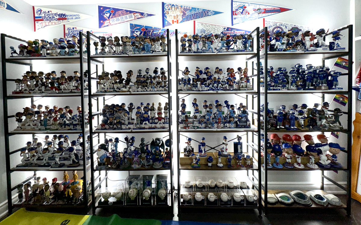 thedriveof85's tweet photo. @BlueJays @27vladdyjr @GeorgeSpringer Happy #NationalBobbleHeadDay #BlueJays @BobbleheadHall @FOCOusa @CDNBaseballHOF https://t.co/ez5Q9Qi2hQ