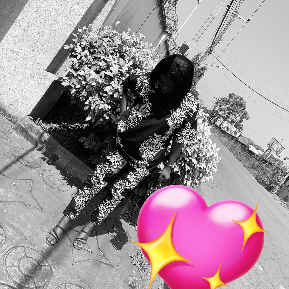 Onafunke12's tweet photo. Happy First Sunday in the year 2024🥂💃This year we do more for God, we slay beautifully well too in Christ! 

You all should have a beautiful year ahead. https://t.co/NnXSJmM7FI