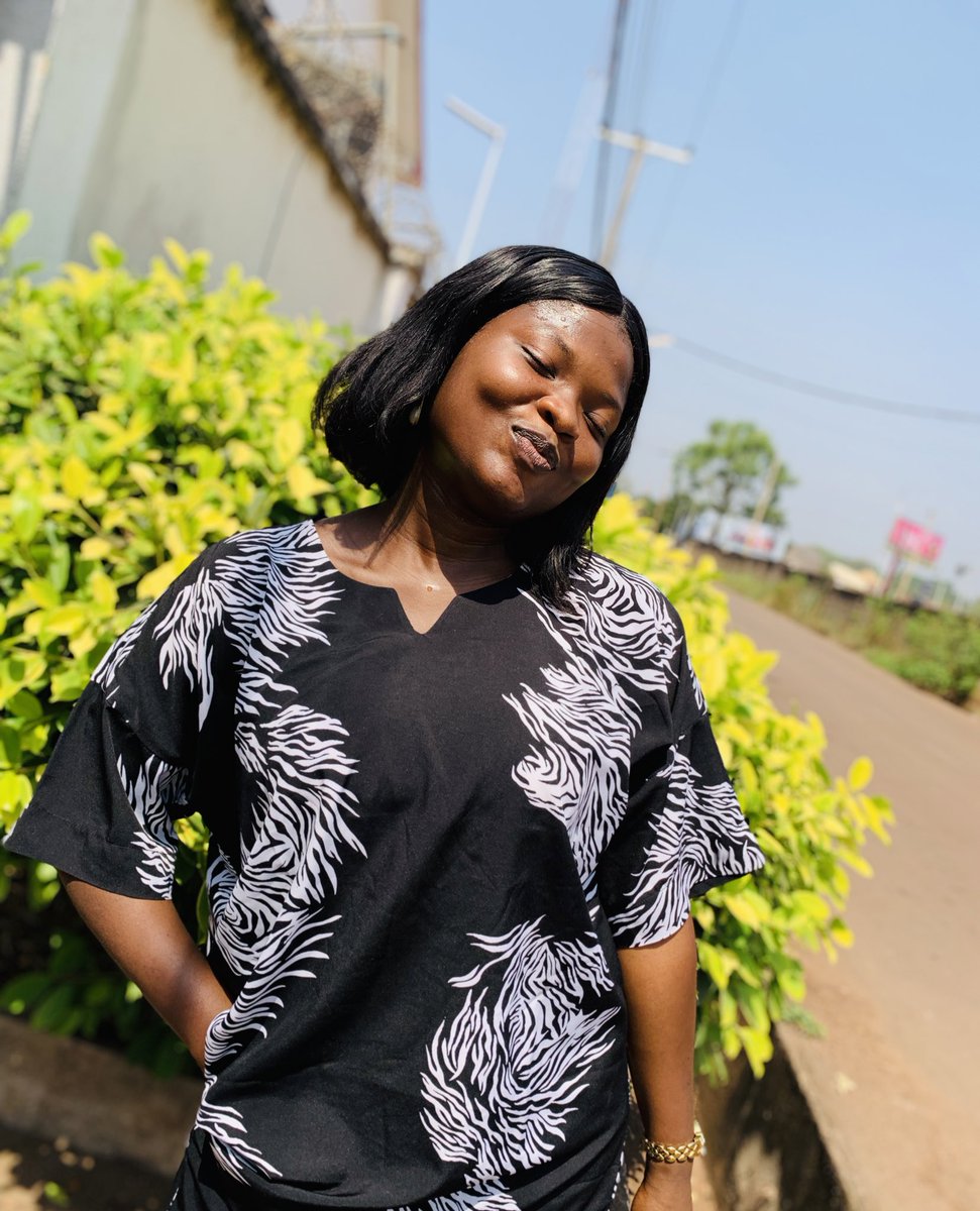 Onafunke12's tweet photo. Happy First Sunday in the year 2024🥂💃This year we do more for God, we slay beautifully well too in Christ! 

You all should have a beautiful year ahead. https://t.co/NnXSJmM7FI