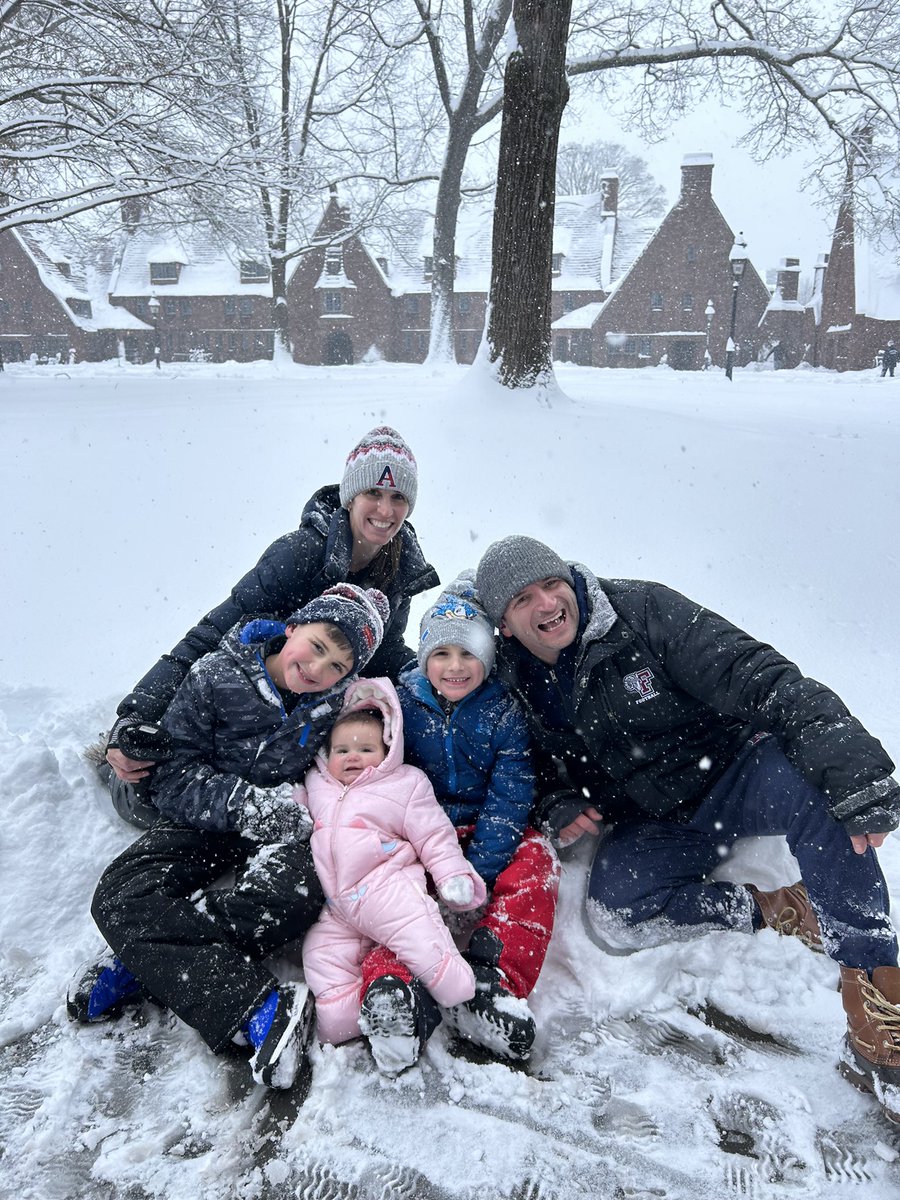 JonathanWholley's tweet photo. Snow Day ❄️❄️at @avonoldfarms 🦫 https://t.co/miItiACCRt