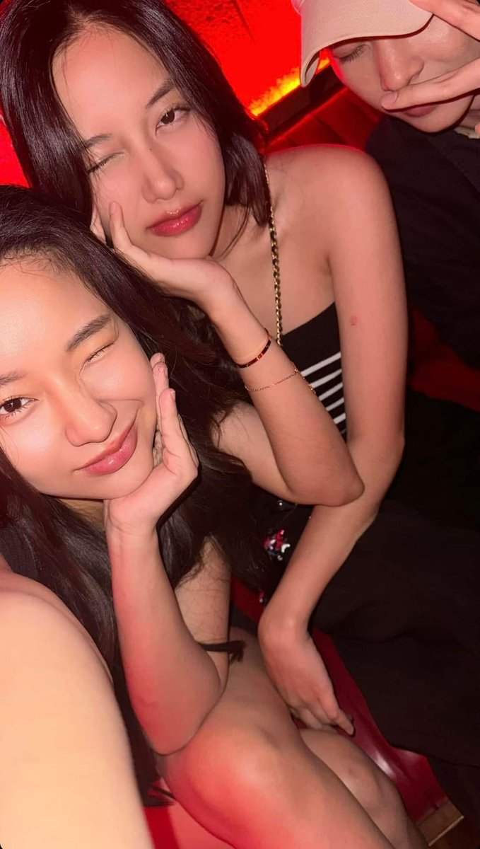 freenbecky_Fr's tweet photo. 📸 Saro &amp; Friends 🥰😍

#srchafreen #GIRLFREEN #namorntaraaa #pnam https://t.co/ylhPuc2P5N