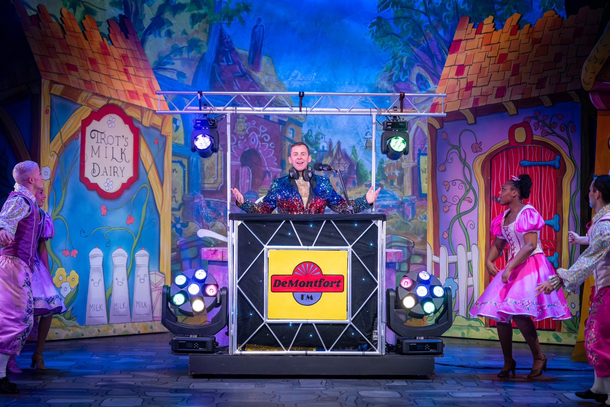 Scott Mills tweet media