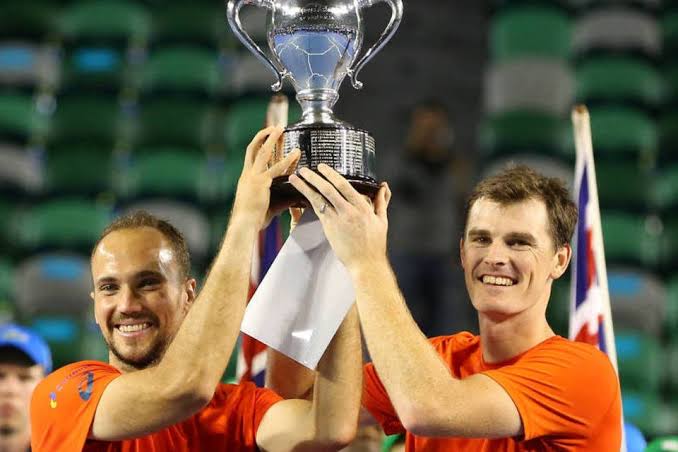 O ano de 2016 é especial para o Mineiro Bruno Soares. Ele vence duplas com Murray e mistas com Vesnina. Brilhou a estrela em Melbourne. Australian Open faltam 7 dias.