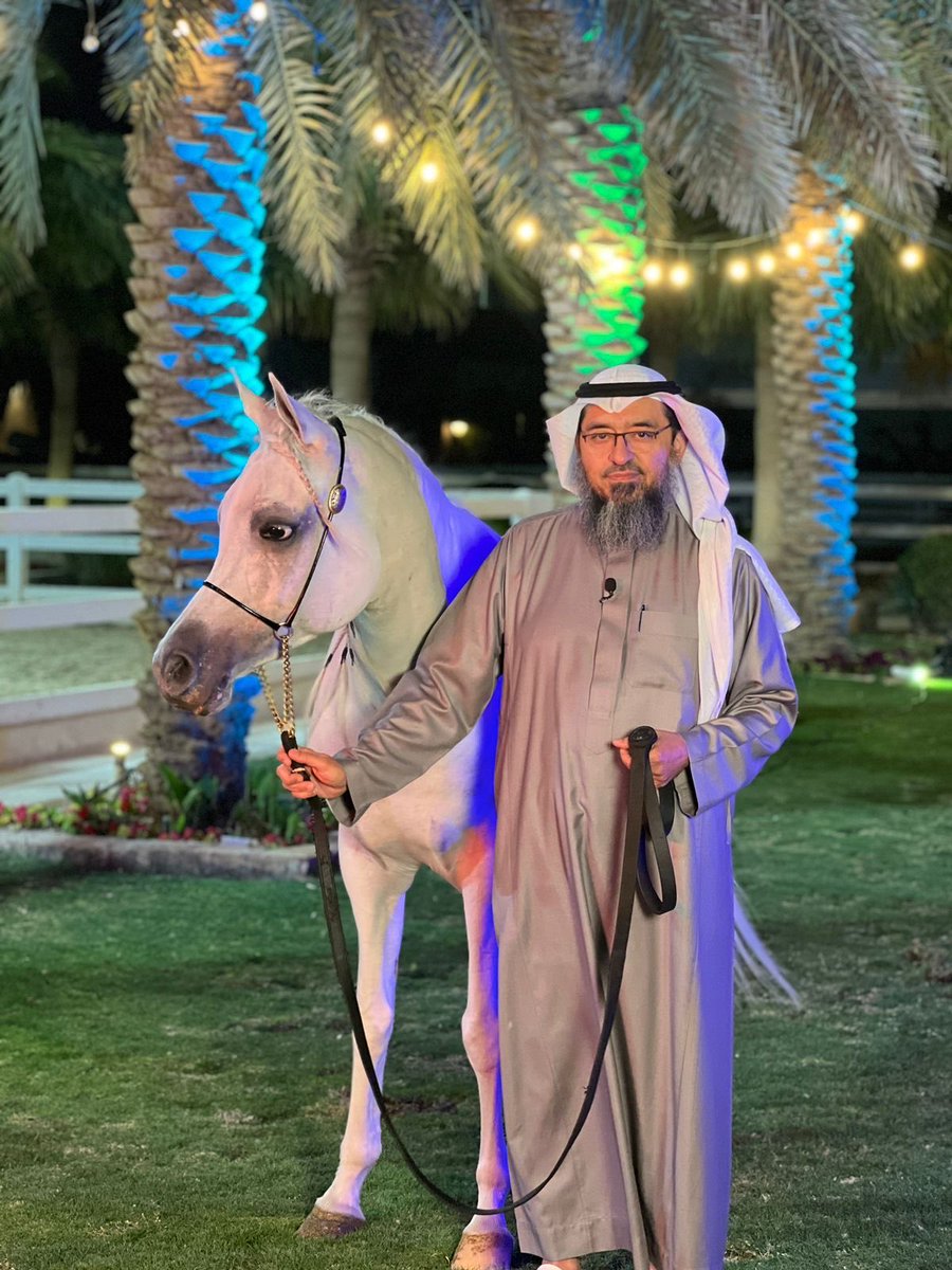 قبل قليل انتهيت من تصوير أكثر من 10 مقاطع توعوية في حفظ النعمة مع احدى القنوات الفضائية 
وأسأل لها القبول والأثر الطيب.
تجربة رائعة في مكان رائع ومع فريق عمل أكثر من رائع.
دعواتكم