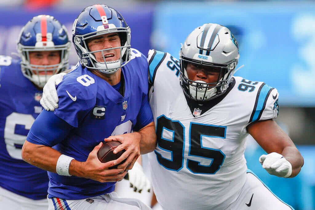 MySportsUpdate's tweet photo. #Panthers DT Derrick Brown is up to 99 tackles on the season, setting a new record for a defensive lineman in NFL history. https://t.co/EIThu8POYy