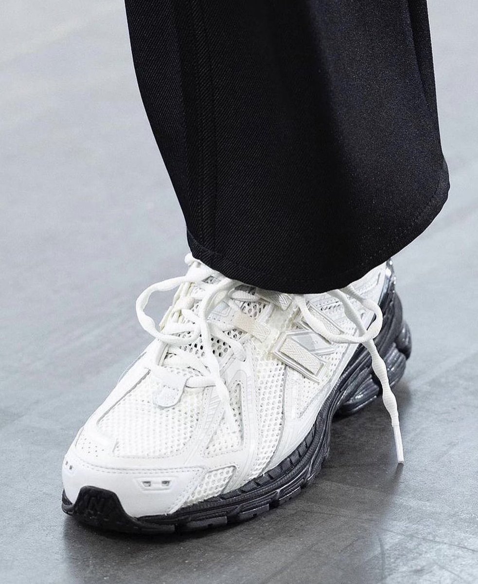 saint's tweet photo. Comme des Garçons x New Balance 1906R https://t.co/3714j7igcM