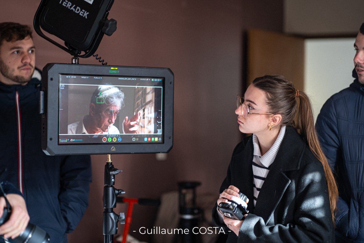 SandyBlancoOff's tweet photo. Le tournage du court' "Du sang sur les mains" est terminé. Reste plus que le travail sur le son et le montage en exercice pour nos étudiants MMI de BUT 3.
Merci à Guillaume Costa pour ces magnifiques photos de plateau. https://t.co/HunpV4KQ10