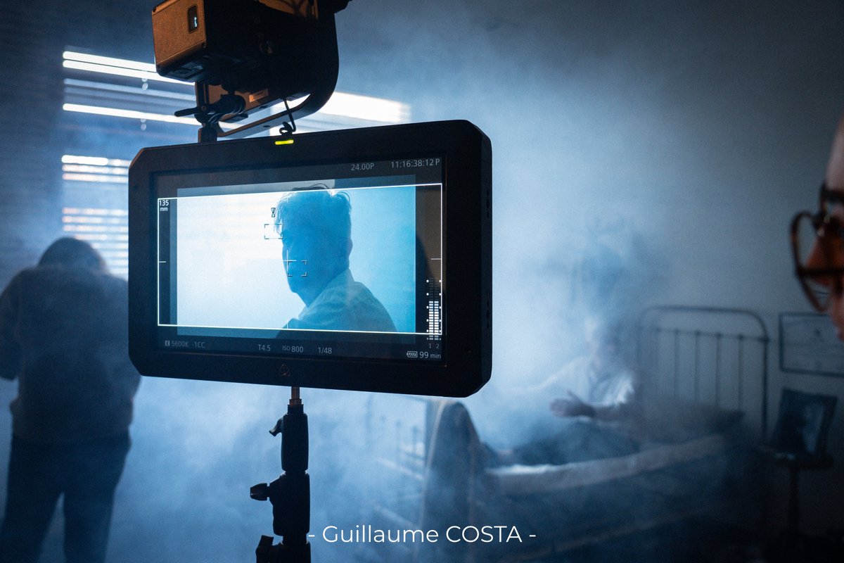 SandyBlancoOff's tweet photo. Le tournage du court' "Du sang sur les mains" est terminé. Reste plus que le travail sur le son et le montage en exercice pour nos étudiants MMI de BUT 3.
Merci à Guillaume Costa pour ces magnifiques photos de plateau. https://t.co/HunpV4KQ10