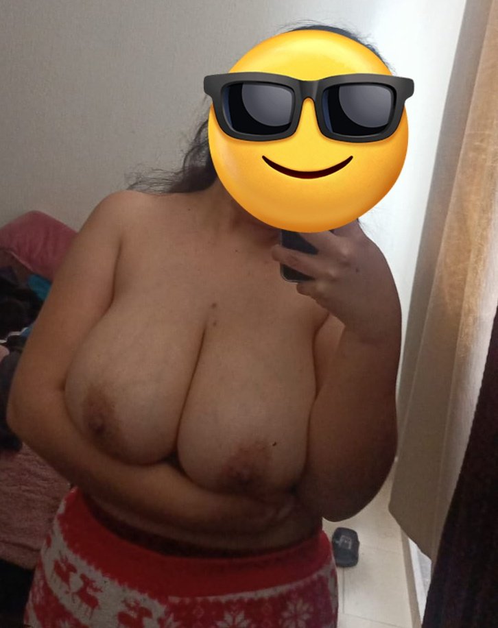 zac_par's tweet photo. Así me espera mi esposa, cuando estoy trabajando...🤤🤤🤤🤤 https://t.co/oKAnDRVUYT