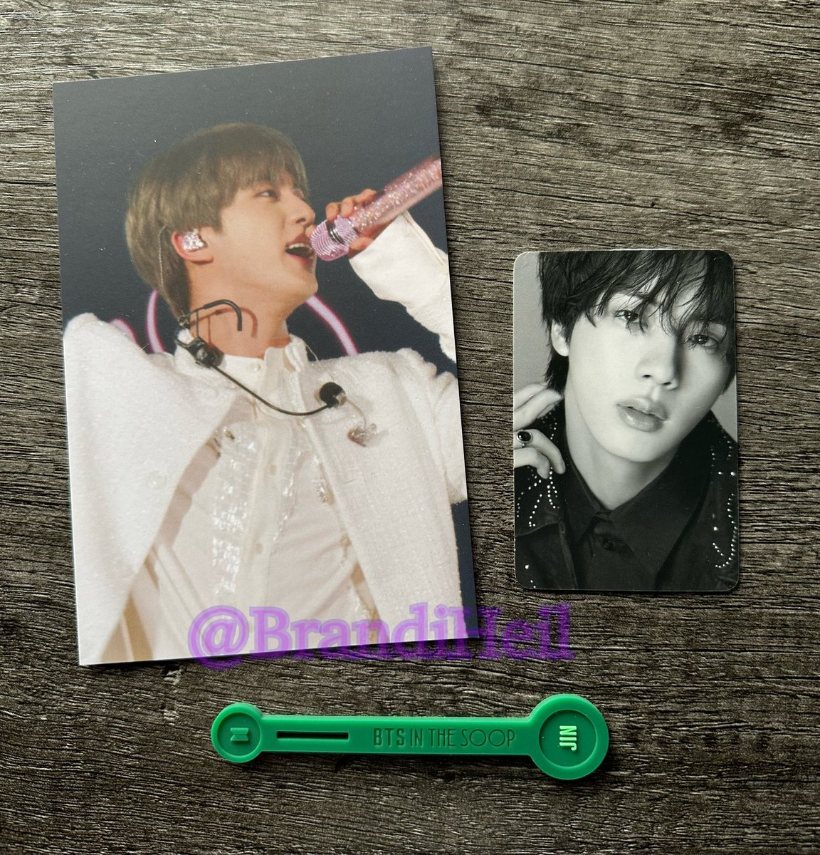 ❄️JIN PACK GA❄️ ❄️MBF ❄️RT/Like ❄️1 winner-US/WW ❄️1 entry per person ❄️Sent by stamped mail ❄️Official Break the Silence postcard, Dicon PC, ITS cup marker ❄️Post your country & fave song of Jin ❄️Ends 1/10 12PM CST #BTS #BTSGIVEAWAY