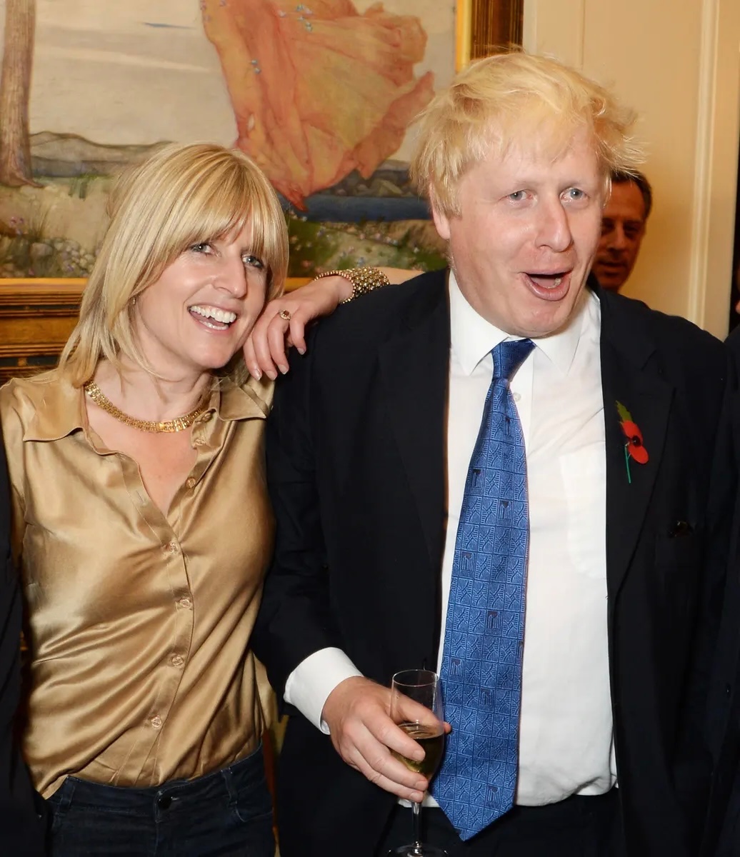 Eyeswideopen69's tweet photo. Rachel Johnson is bemoaning the plight of sub-post masters; pointing her finger at Rishi Sunak; and claiming she had to pause the broadcast in grief on her LBC show.

Now she’s damning corporate power!

Rachel, meet Boris.

He was briefed in full! https://t.co/OaRDxWNAnW