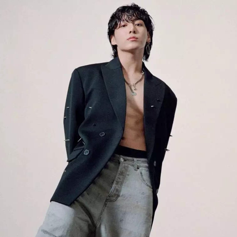 #JIMIN's "Like Crazy" joins #JungKook and @latto's "Seven" as the only song in history to spend over 100 days at #1 on the Spotify South Korea chart.