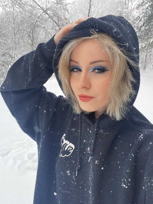 Watch hickey's leaked NSFW photo on TwXstars